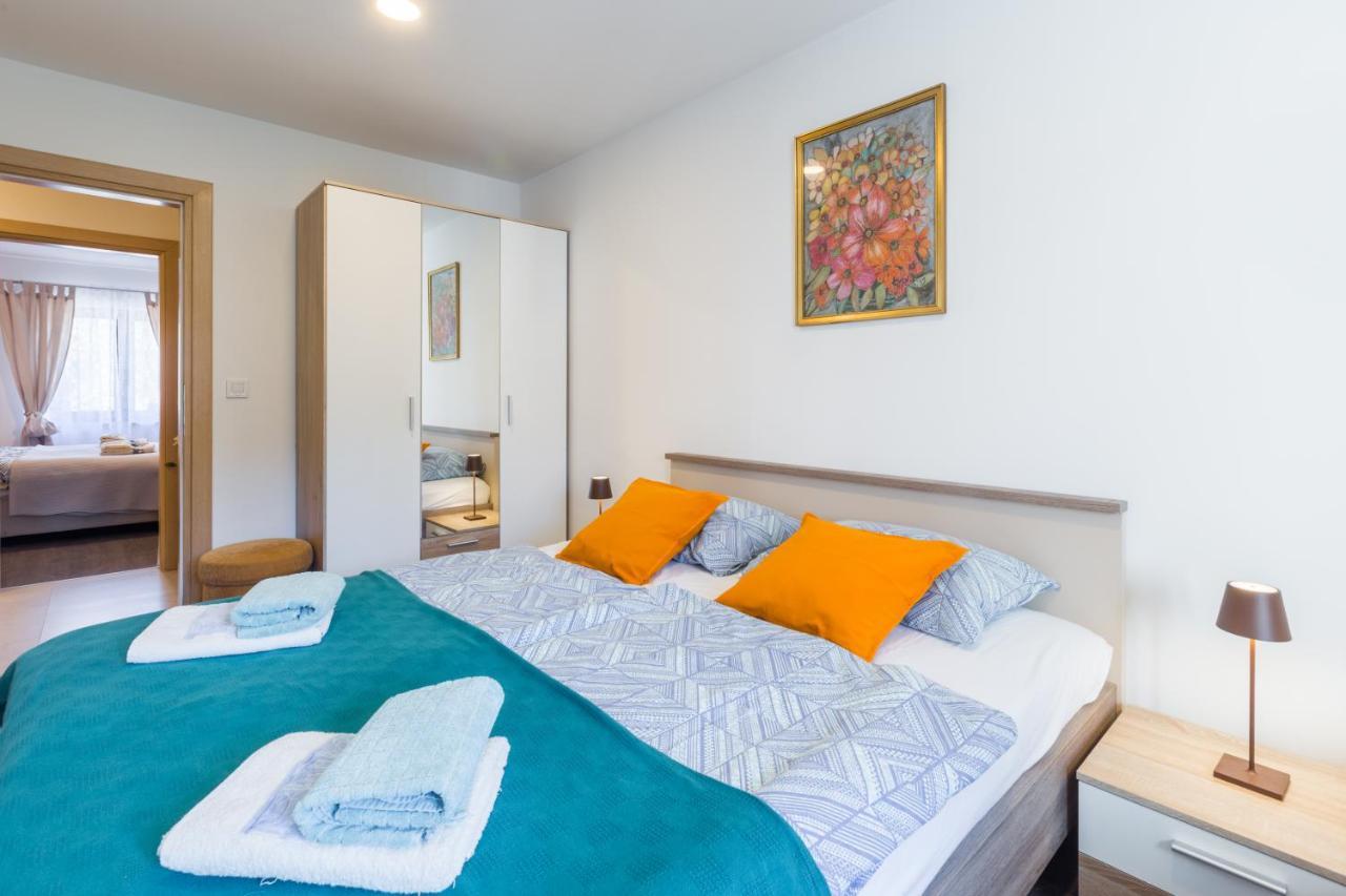 Alex Deluxe Apartments On Beach بوريتش المظهر الخارجي الصورة