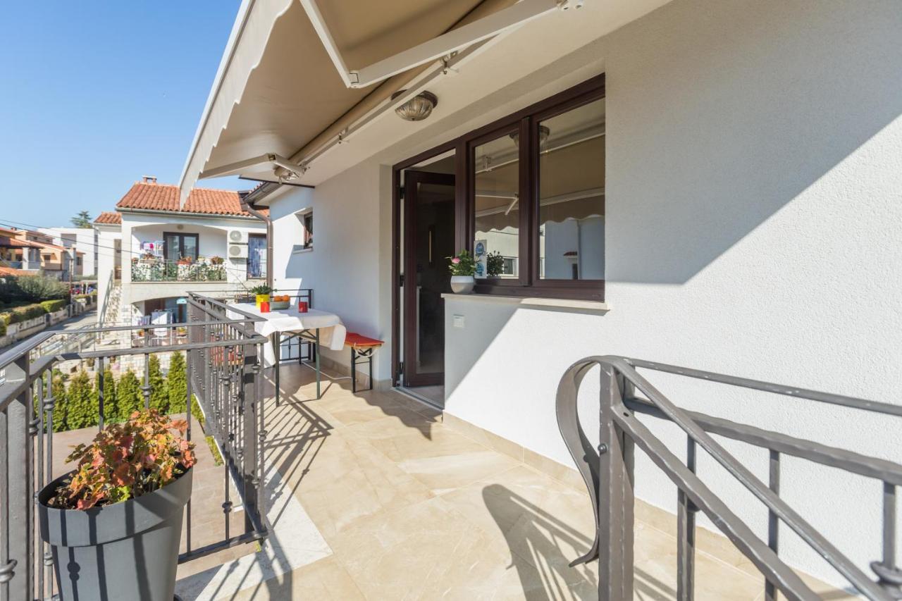 Alex Deluxe Apartments On Beach بوريتش المظهر الخارجي الصورة